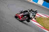 donington-no-limits-trackday;donington-park-photographs;donington-trackday-photographs;no-limits-trackdays;peter-wileman-photography;trackday-digital-images;trackday-photos